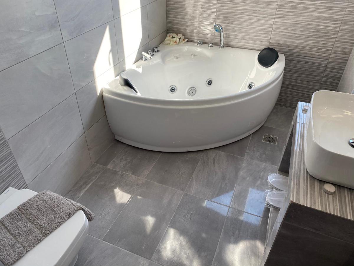 Villa Anto Фира Екстериор снимка